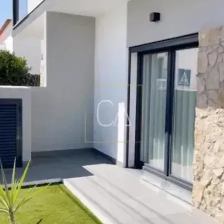 Charming House With Garden In Quinta Do Conde, Air Conditioning *