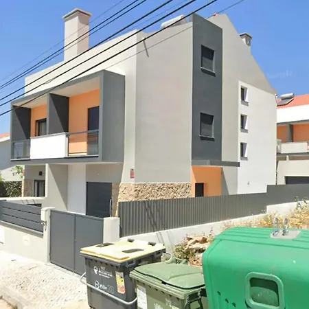 Semesterbostad Charming House With Garden In Quinta Do Conde, Air Conditioning Quinta do Conde